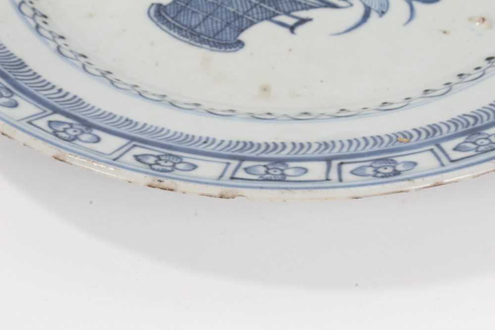 Five 18th century Chinese export plates - Image 9 of 18