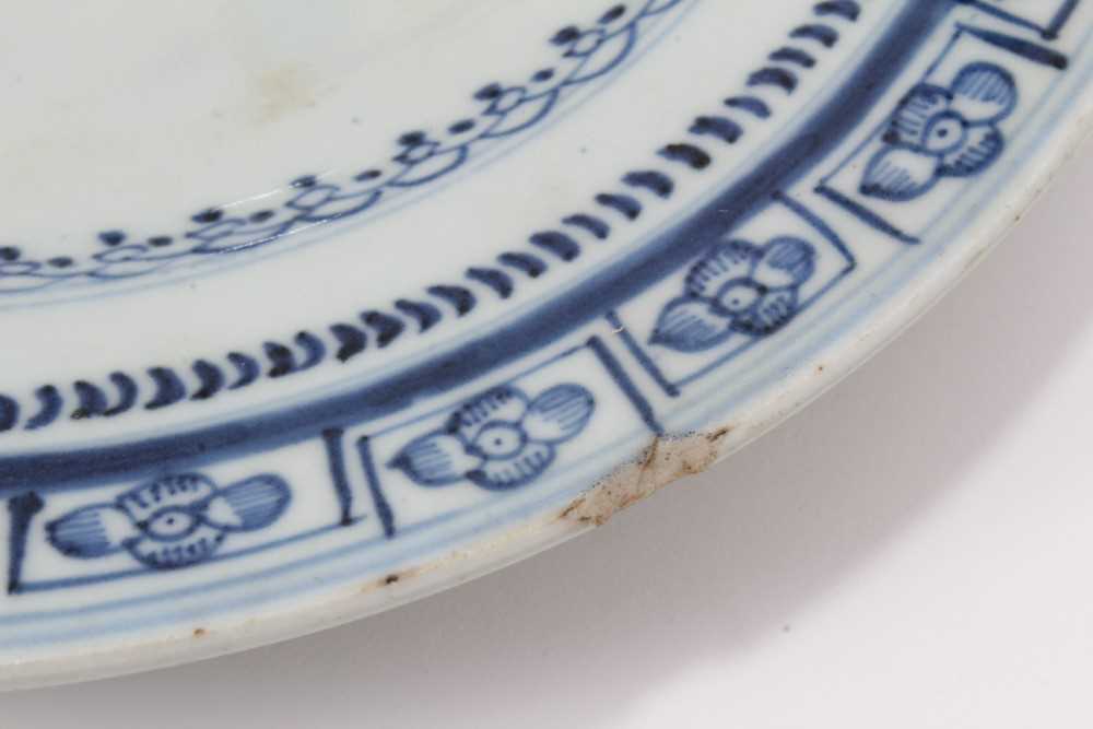 Five 18th century Chinese export plates - Image 5 of 18