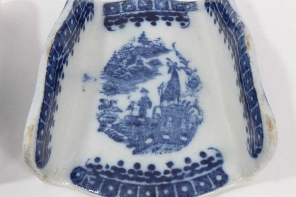 Set of four 18th century Caughley blue and white Asparagus servers decorated in the Fisherman and Co - Image 5 of 8