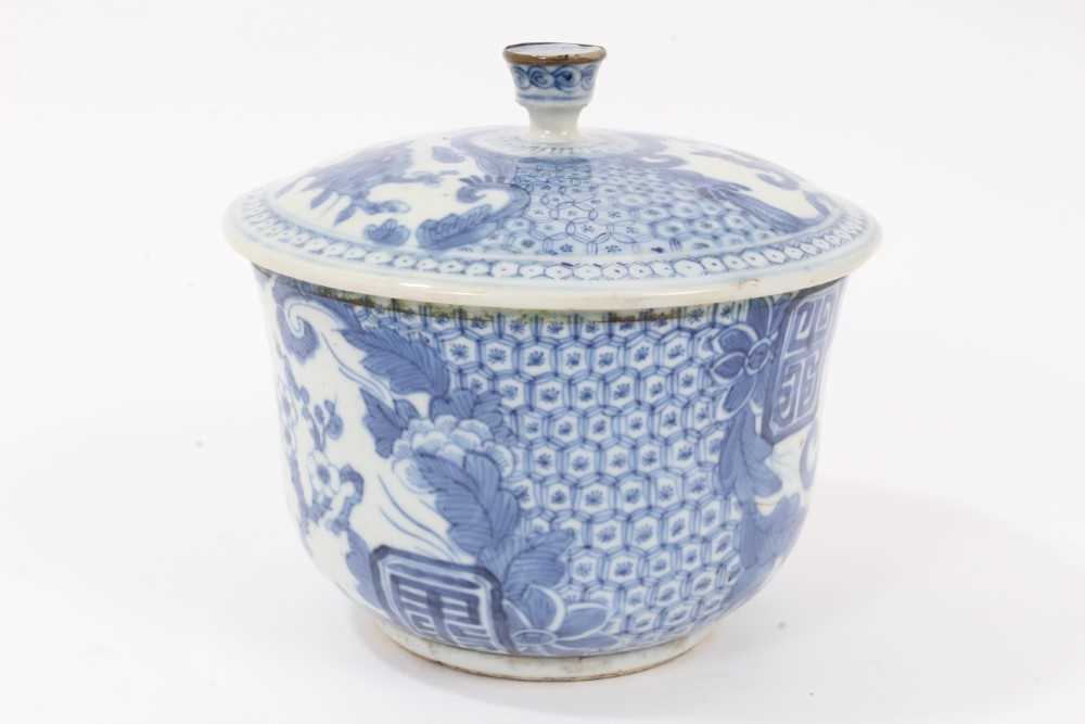 19th century Chinese blue and white covered bowl - Image 6 of 13