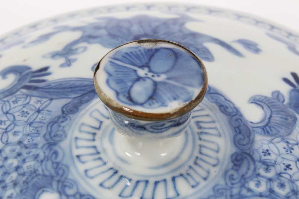 19th century Chinese blue and white covered bowl - Image 13 of 13