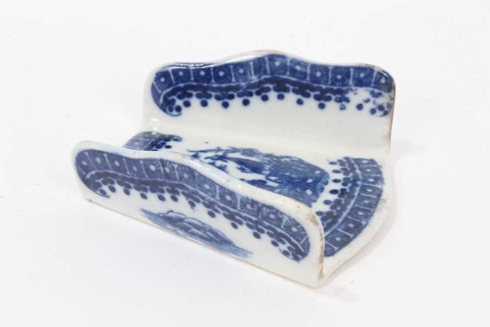 Set of four 18th century Caughley blue and white Asparagus servers decorated in the Fisherman and Co - Image 4 of 8