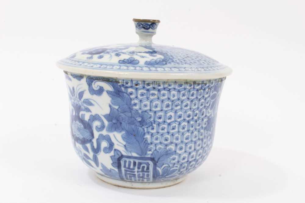 19th century Chinese blue and white covered bowl - Image 3 of 13