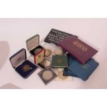 World - mixed coinage and banknotes to include G.B. Royal Mint proof sets 1970, 1971. Roman 4th cen