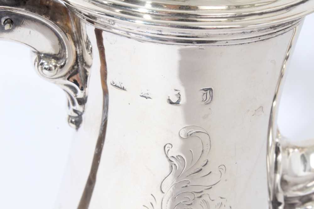 Good quality George III coffee pot of baluster form, with engraved armorial crest, hinged domed cove - Image 3 of 9