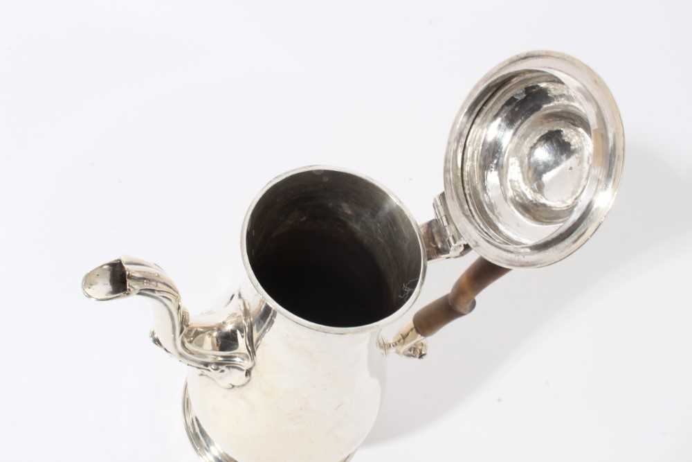 Good quality George III coffee pot of baluster form, with engraved armorial crest, hinged domed cove - Image 4 of 9