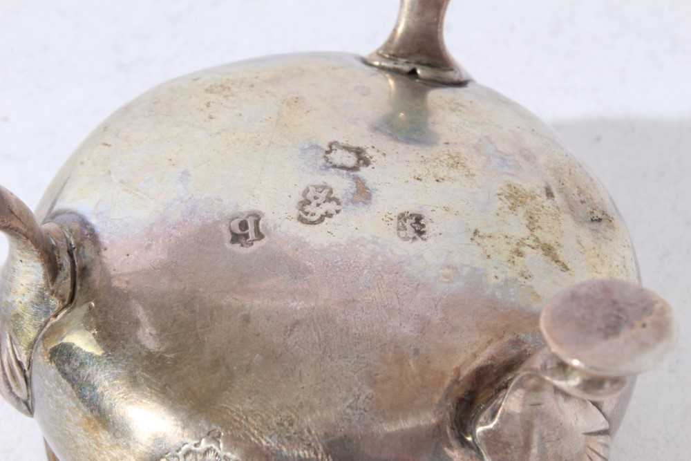Pair of George II silver salts of cauldron form, raised on three pad feet, (London 1751), together w - Image 12 of 12