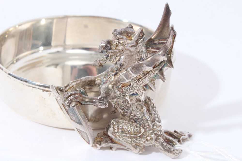 Good Quality Contemporary silver pin dish of circular form, mounted with a cast Dragon depicting the - Image 3 of 4