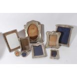 Large Edwardian silver photograph frame with reeded borders and oval photograph aperture (Birmingham