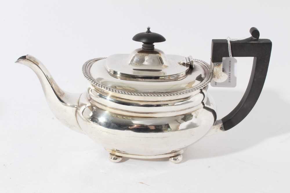 George V silver and silver plated composite four piece tea and coffee set- comprising teapot of comp - Image 5 of 11