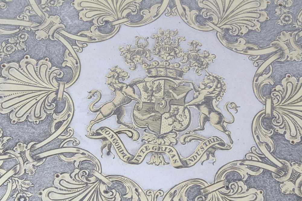 Baron de Rothschild, exceptional quality French silver and gilt plate with Rothschild crest - Image 2 of 6