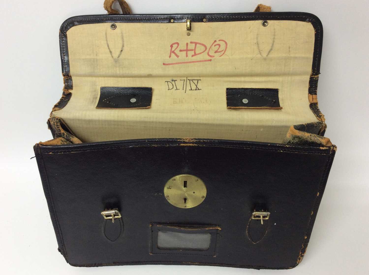 1950s/1960s Queen Elizabeth II Government black leather briefcase with gilt tooled crowned ER II roy - Image 3 of 4