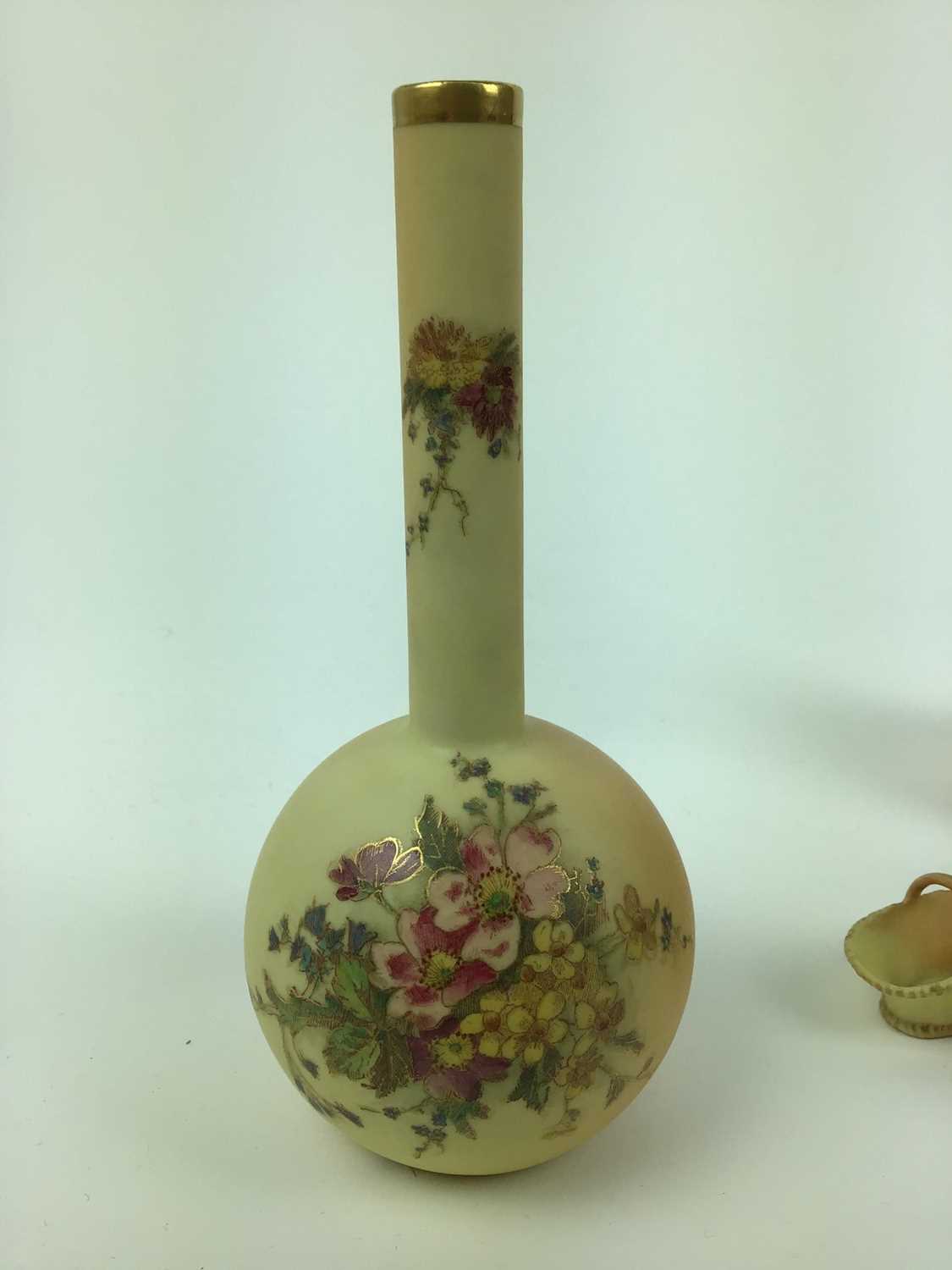 Selection of Royal Worcester including pair of slender neck bottle vases, miniature basket etc, 7 pi - Image 8 of 8