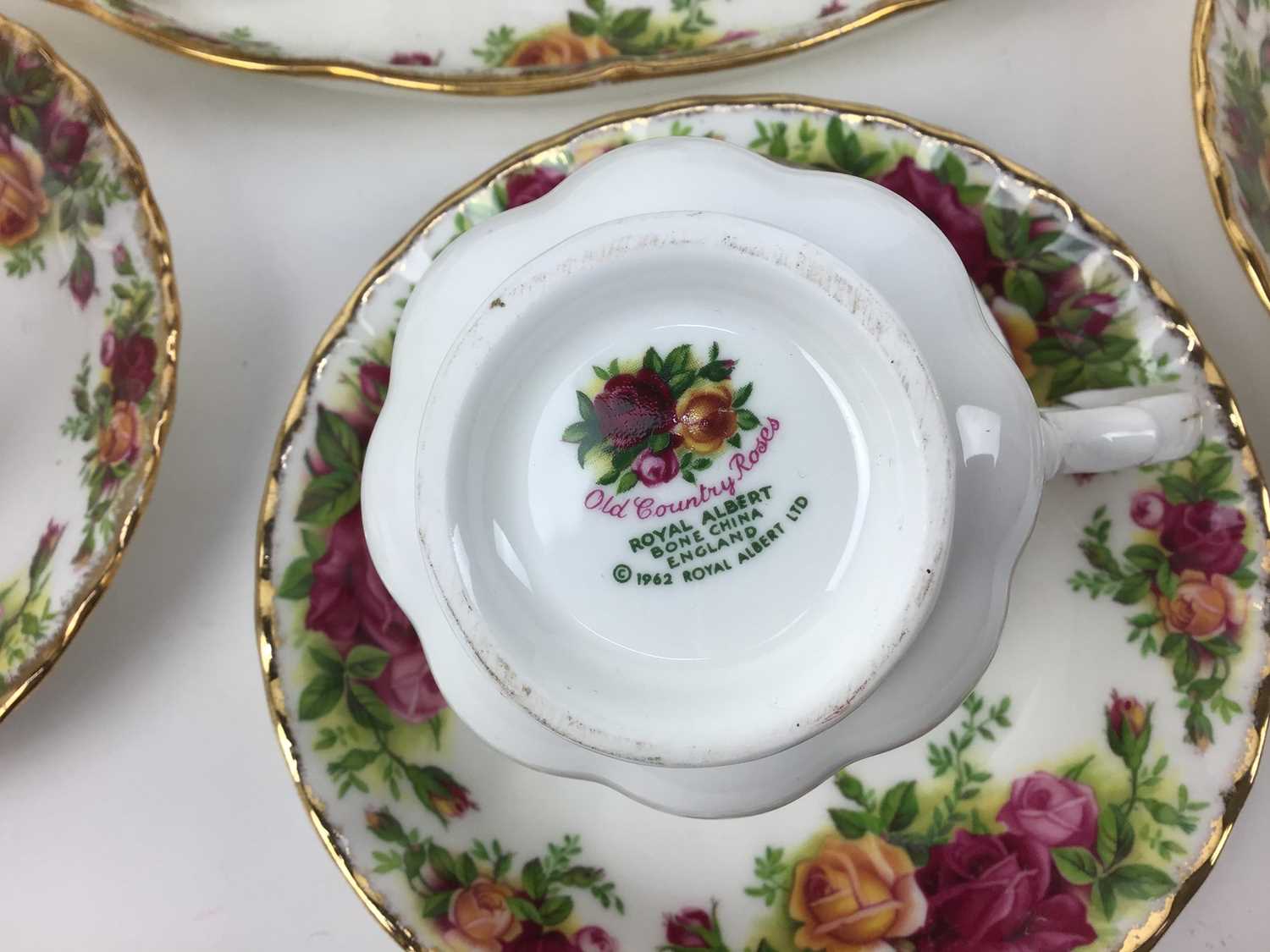 Royal Albert Old Country Roses tea and dinner service - 47 pieces - Image 5 of 5