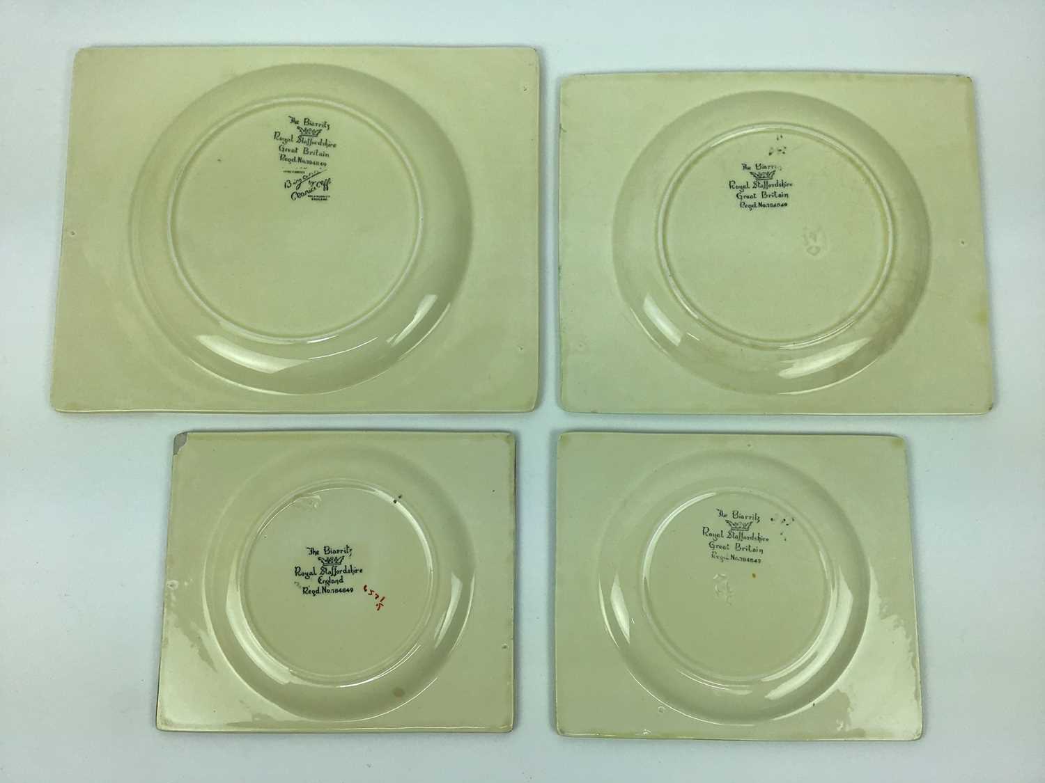 Collection of Clarice Cliff Royal Staffordshire The Biarritz rectangular plates, decorated in variou - Image 5 of 5