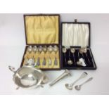 Set of six Edwardian silver fiddle pattern egg spoons, in case, set of six coffee bean spoons, silve