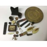 Sundry works of art including pair of Chinese brass dishes, pen knifes and razors, various treen, mi