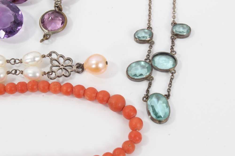 Group of antique and vintage jewellery to include silver and paste set pendant,antique coral bead ne - Image 9 of 16