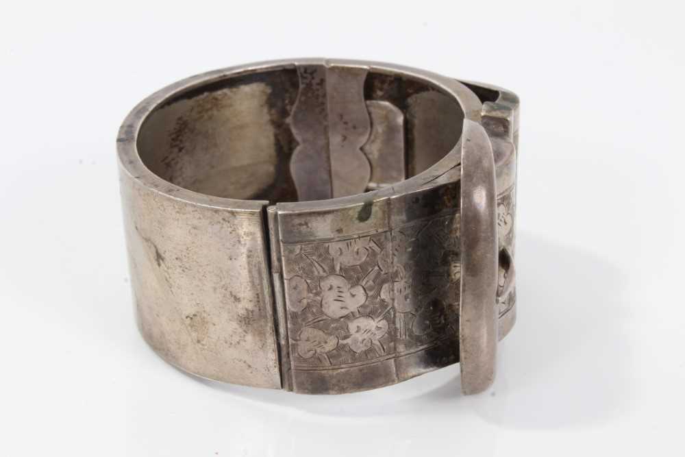 Victorian silver hinged bangle with buckle design - Image 4 of 6