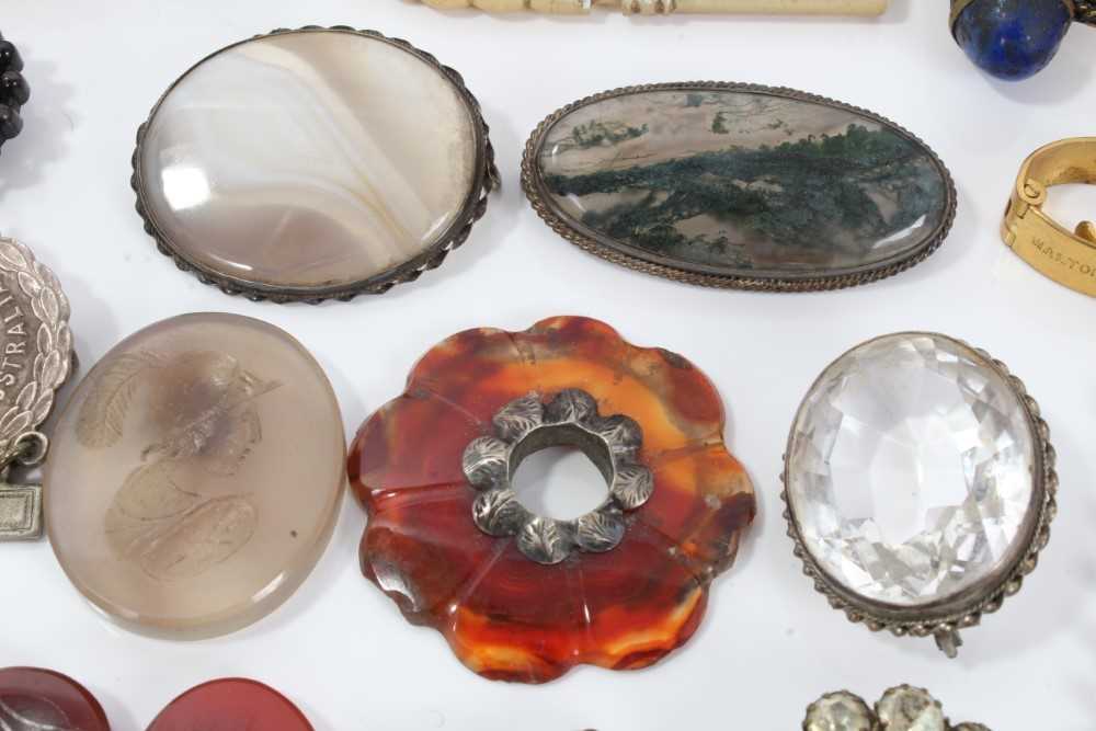 Group of antique and vintage jewellery to include silver and paste set pendant,antique coral bead ne - Image 6 of 16