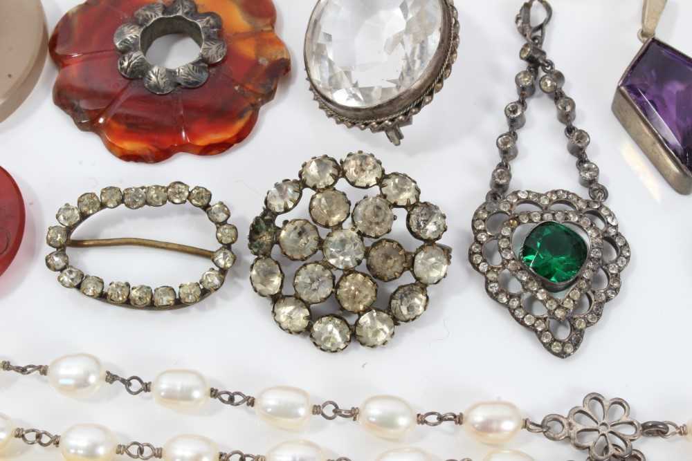 Group of antique and vintage jewellery to include silver and paste set pendant,antique coral bead ne - Image 12 of 16