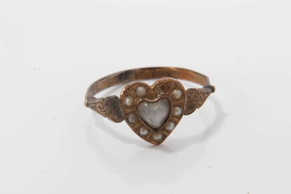 Group of Victorian jewellery to include a moonstone and seed pearl heart-shape ring, two Victorian g - Image 3 of 16