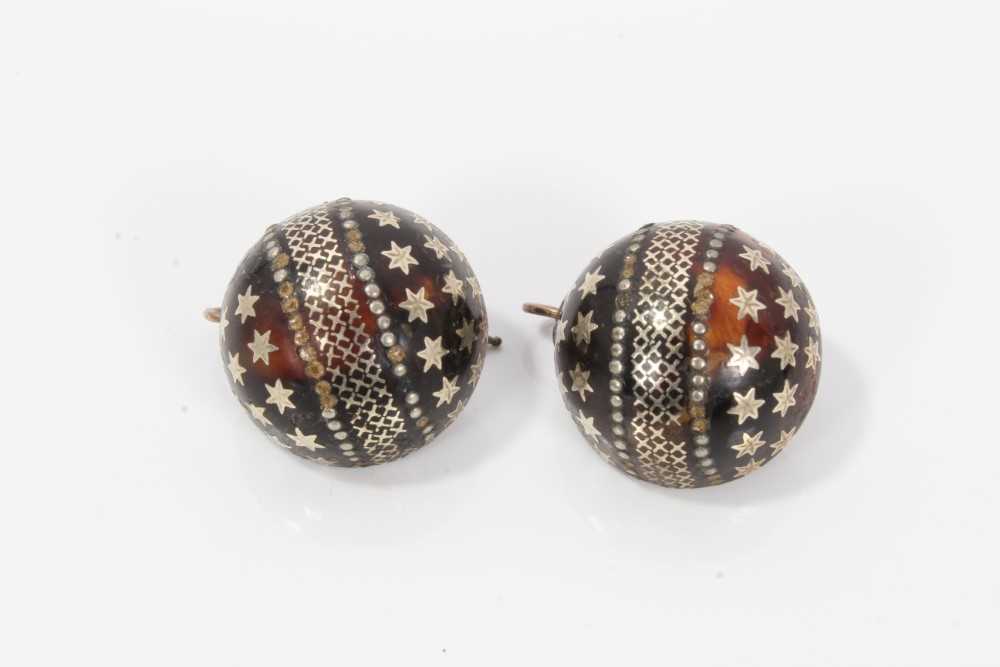 Two pairs of 19th century piqué work earrings, one pair of circular domed form with star decoration, - Image 5 of 6