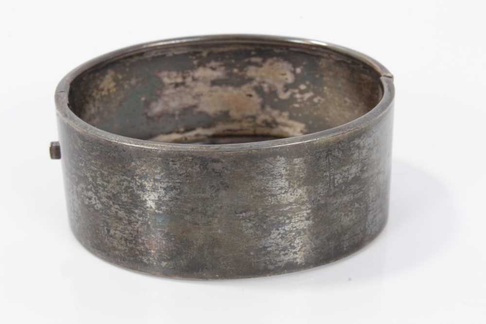 Two Victorian silver hinged bangles, one with applied and textured floral design, Birmingham 1883, t - Image 5 of 14