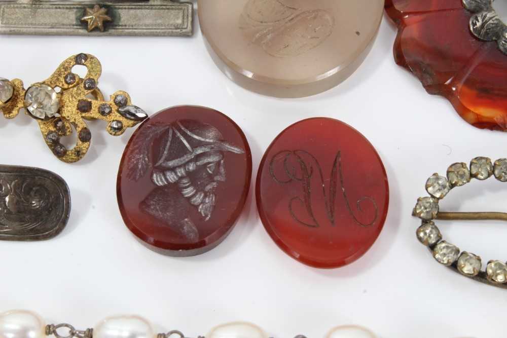 Group of antique and vintage jewellery to include silver and paste set pendant,antique coral bead ne - Image 11 of 16