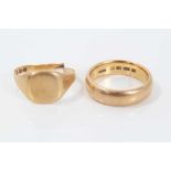 22ct gold wedding ring London 1928, size Q, together with an 18ct gold signet ring