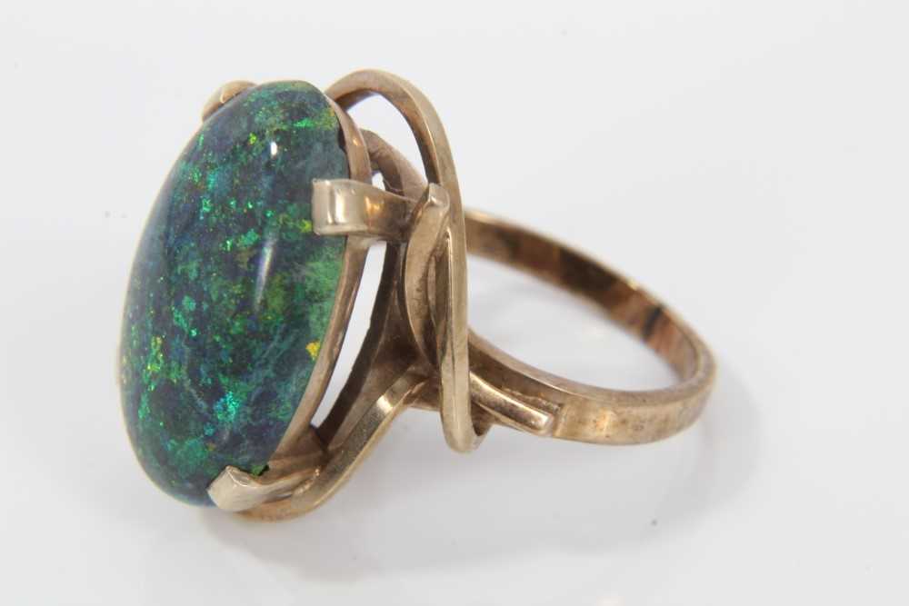 Black opal single stone ring with an oval black opal cabochon measuring approximately 20mm x 13mm x - Image 2 of 7