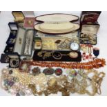 Quantity costume jewellery and bijouterie