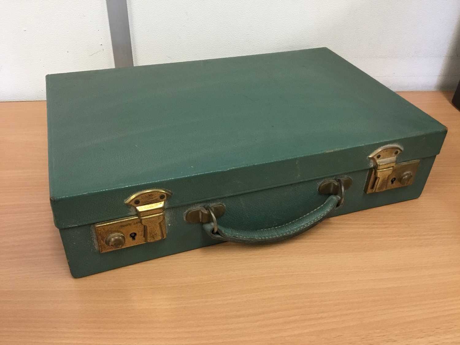Mid 20th century green leather writing case with fitted interior, 36cm x 23cm - Image 2 of 2