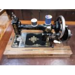 Vintage Defiance N3 sewing machine in case