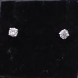 Pair of Diamond Stud Earrings 9 CT White Gold 0,20 CT Colour of Diamonds F