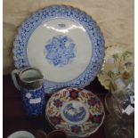 A Copeland platter, two plates, two Imari plates and a Cauldon jug