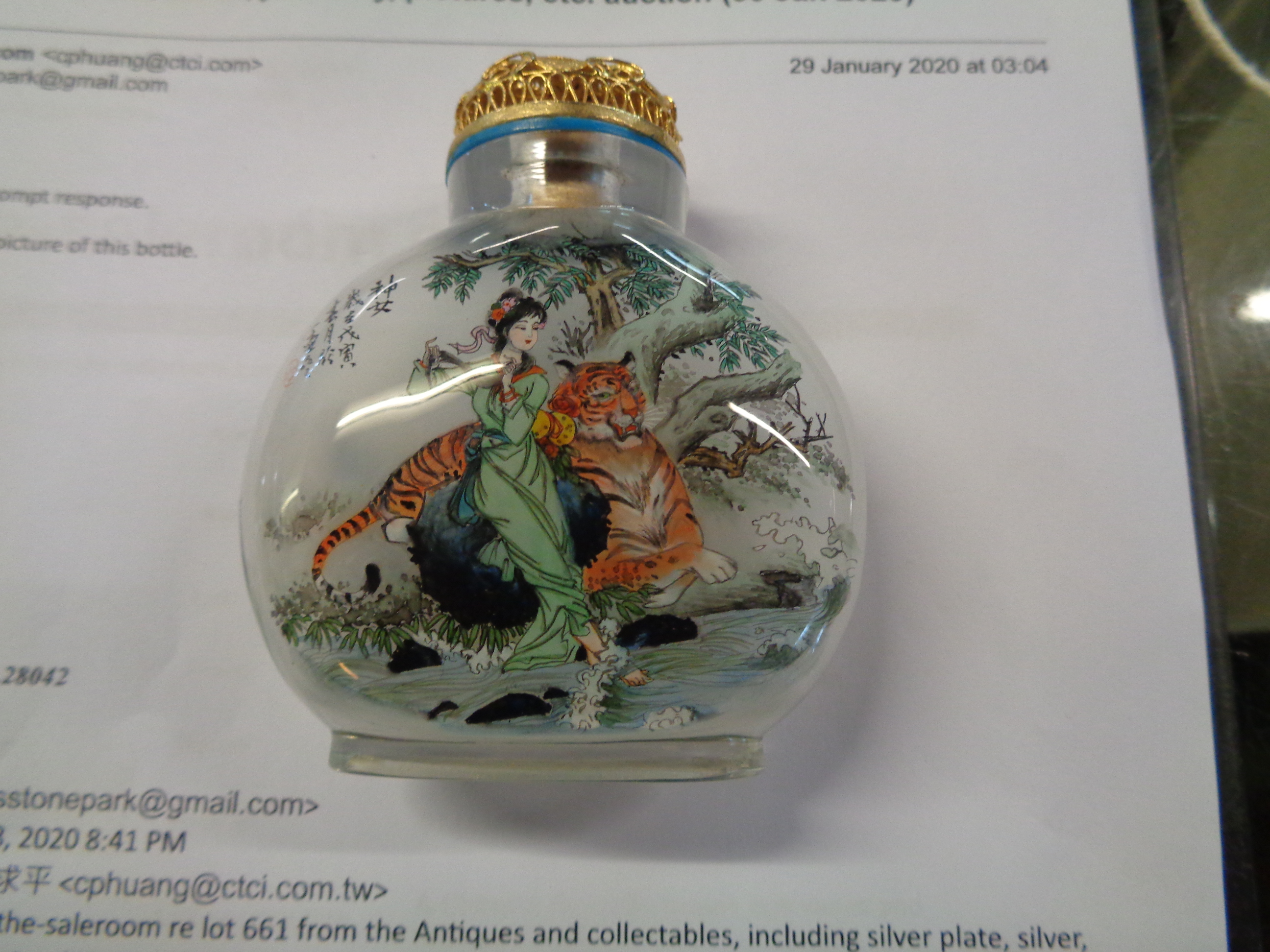 Two Chinese scent bottles and a papier-mâché snuff box - Image 10 of 11