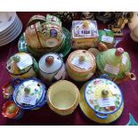 Nineteen pieces of Marutomo ware including teaware, jam pots, condiments, etc.
