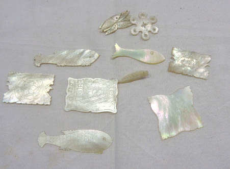 A quantity of assorted antique Chinese mother-of-pearl gaming counters