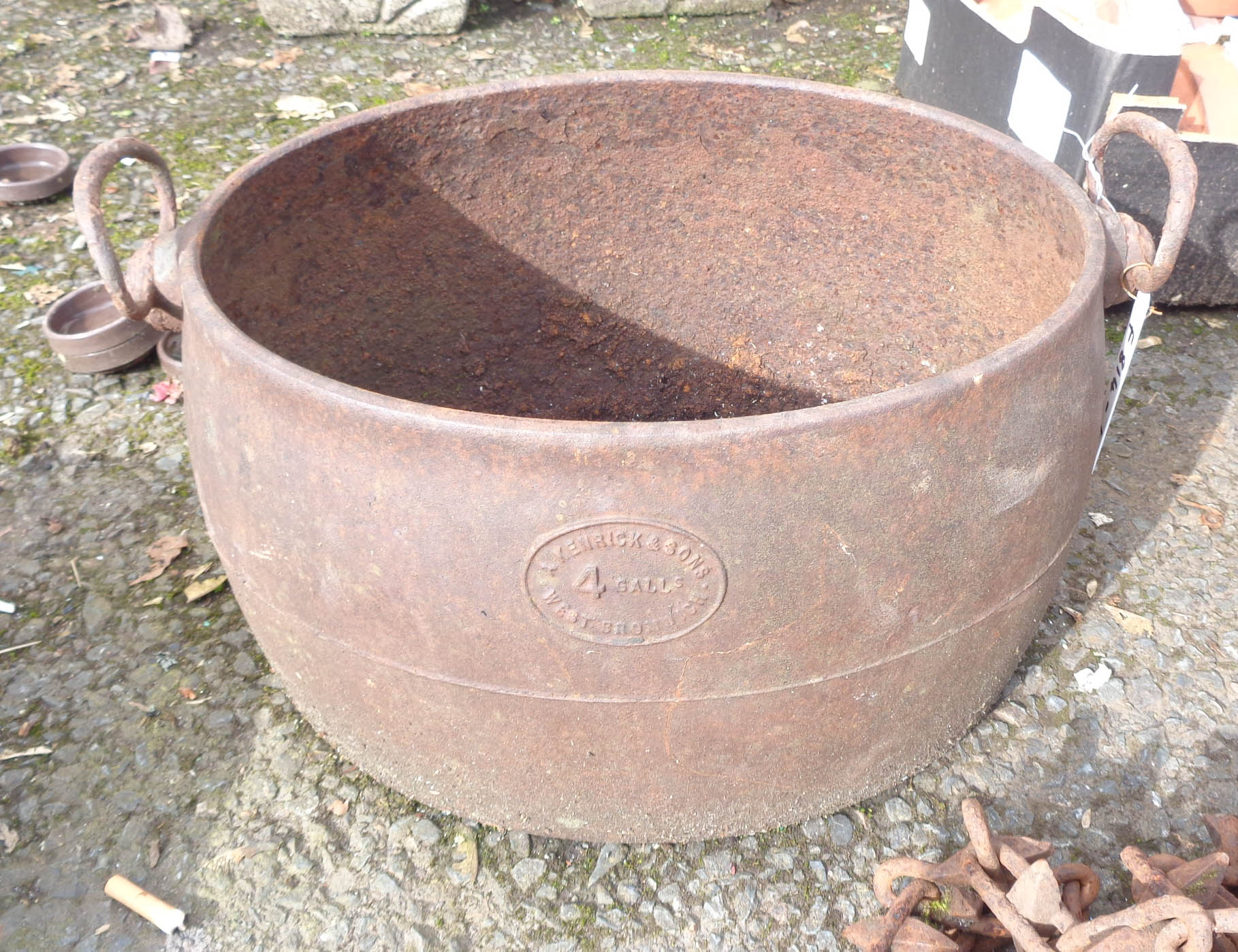 A Kenrick & Sons iron pot - no lid