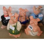 A set of five Wade Nat West pigs