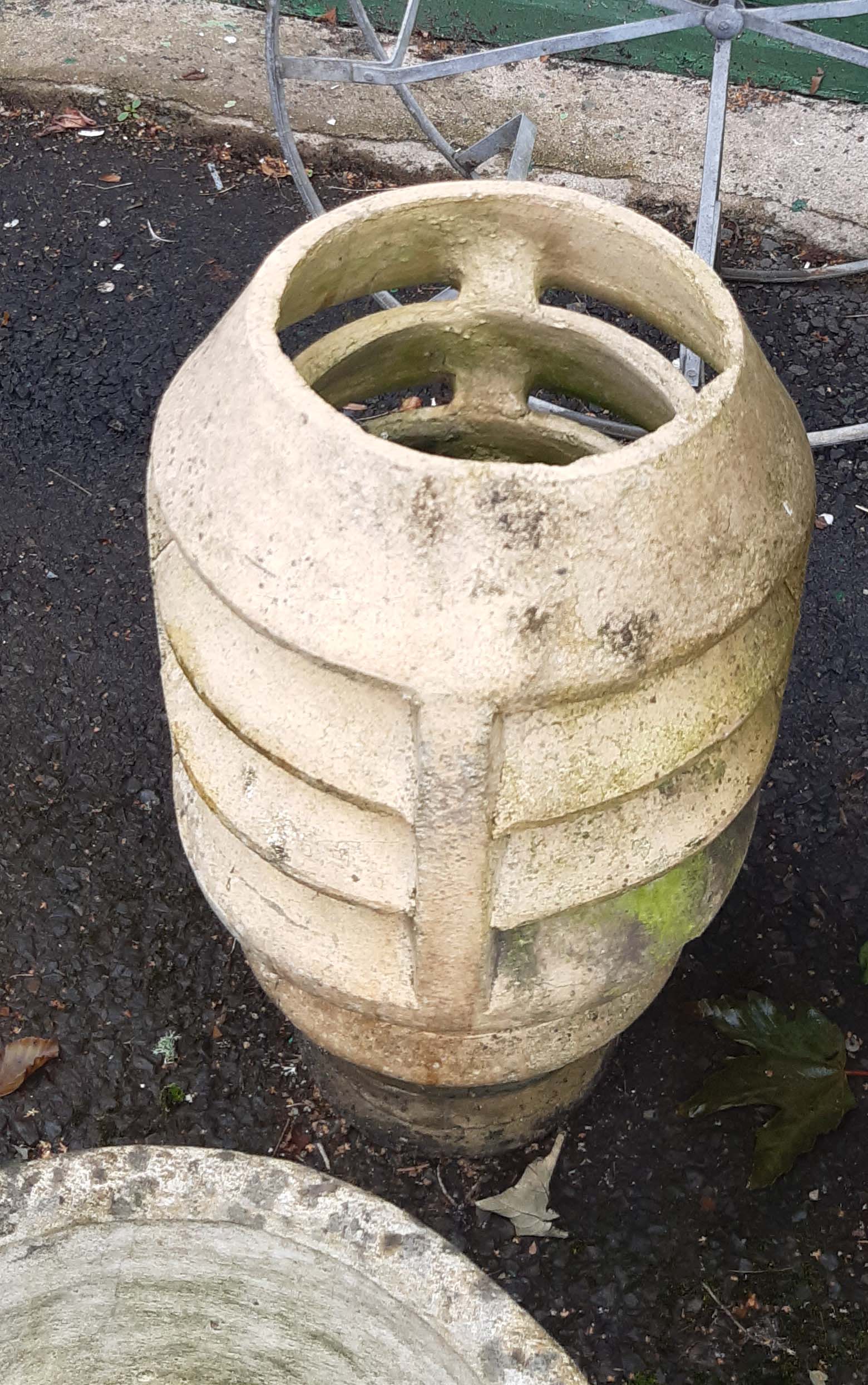 A 21" chimney pot cowl - Image 2 of 2