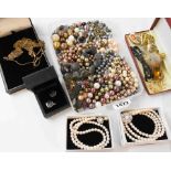 Assorted pearl style costume jewellery items and other costume jewellery