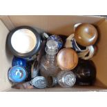 A box containing assorted pottery, ceramic, and collectable items including Chinese ginger jar (a/