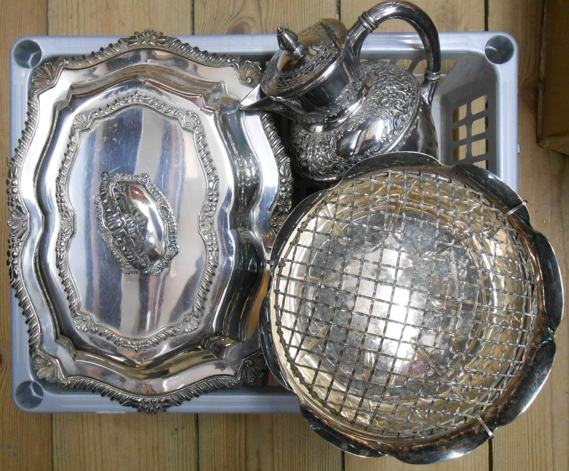 A silver plated entree dish with detachable handle, hot water jug and rose bowl