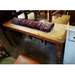 A 1.52m modern pine farmhouse kitchen table set on turned legs