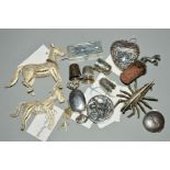 A COLLECTION OF SILVER PILL BOXES, THIMBLES, ETC, including three boxes stamped 925, a rectangular
