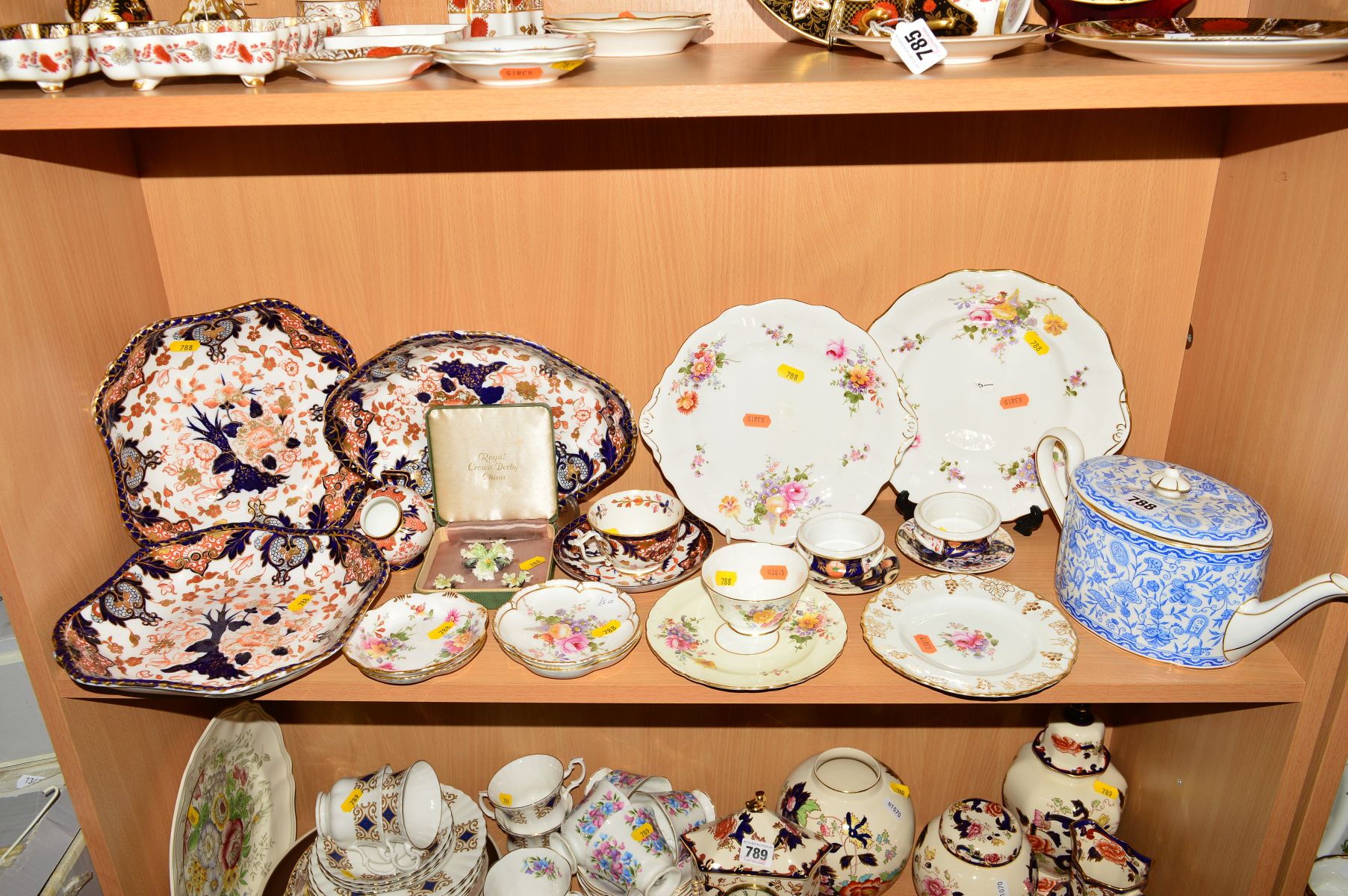 A GROUP OF ROYAL CROWN DERBY to include a 'Wilmot' teapot, three Victorian Kings Imari pattern