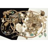 A SELECTION OF SILVER AND WHITE METAL JEWELLERY, to include a hinged bangle, charm bracelet, a