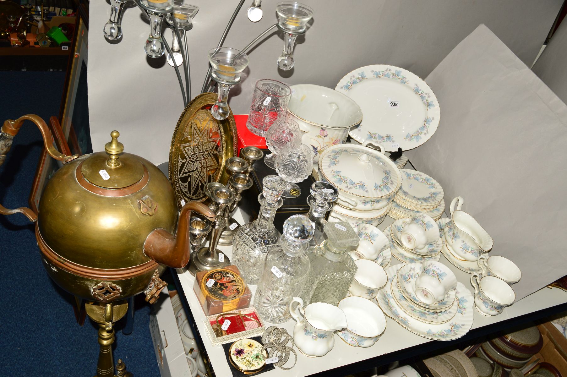 A ROYAL KENT 'TRENTSIDE' DINNER SERVICE, two twin handled tureens, gravy boat and saucer, oval